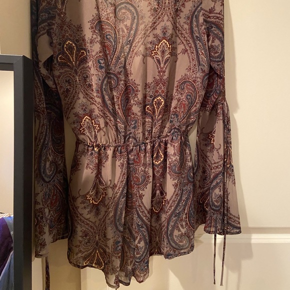 Tobi Paisley print Romper - Picture 7 of 8